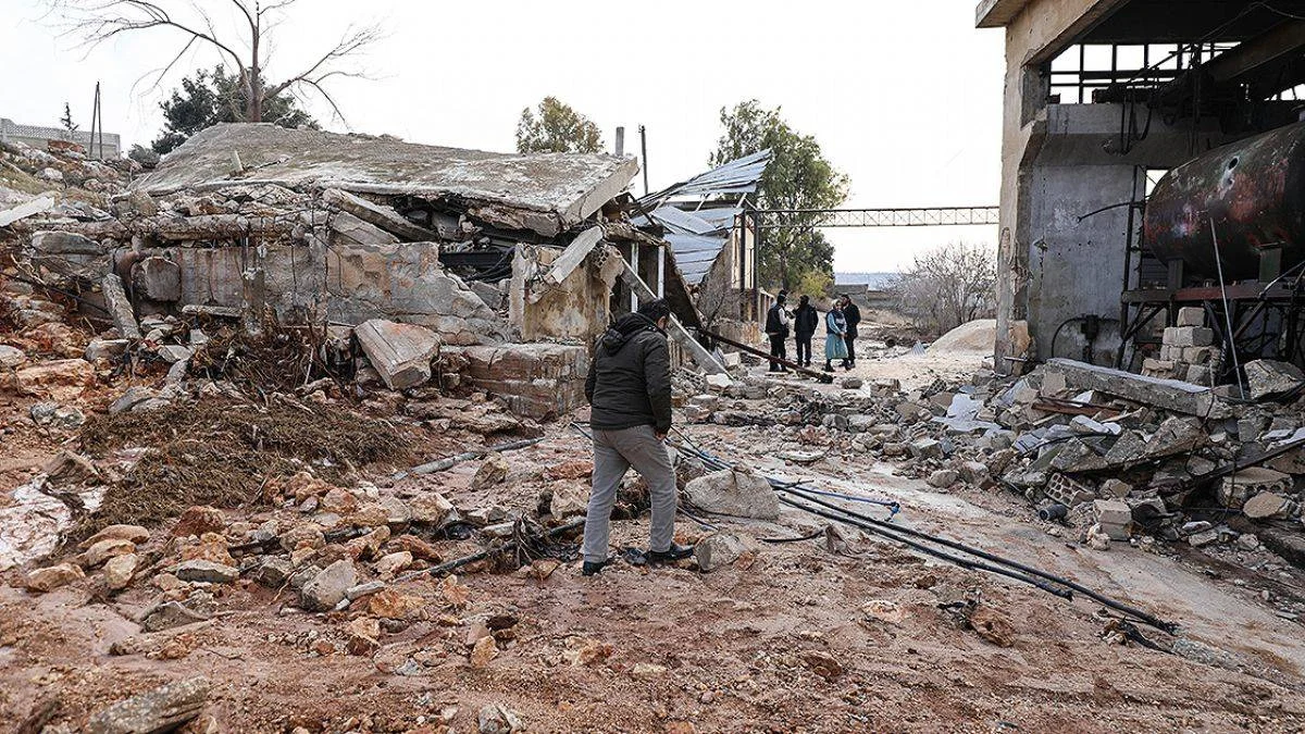 Rus savaş uçağı İdlib'deki su dağıtım istasyonunu bombaladı
