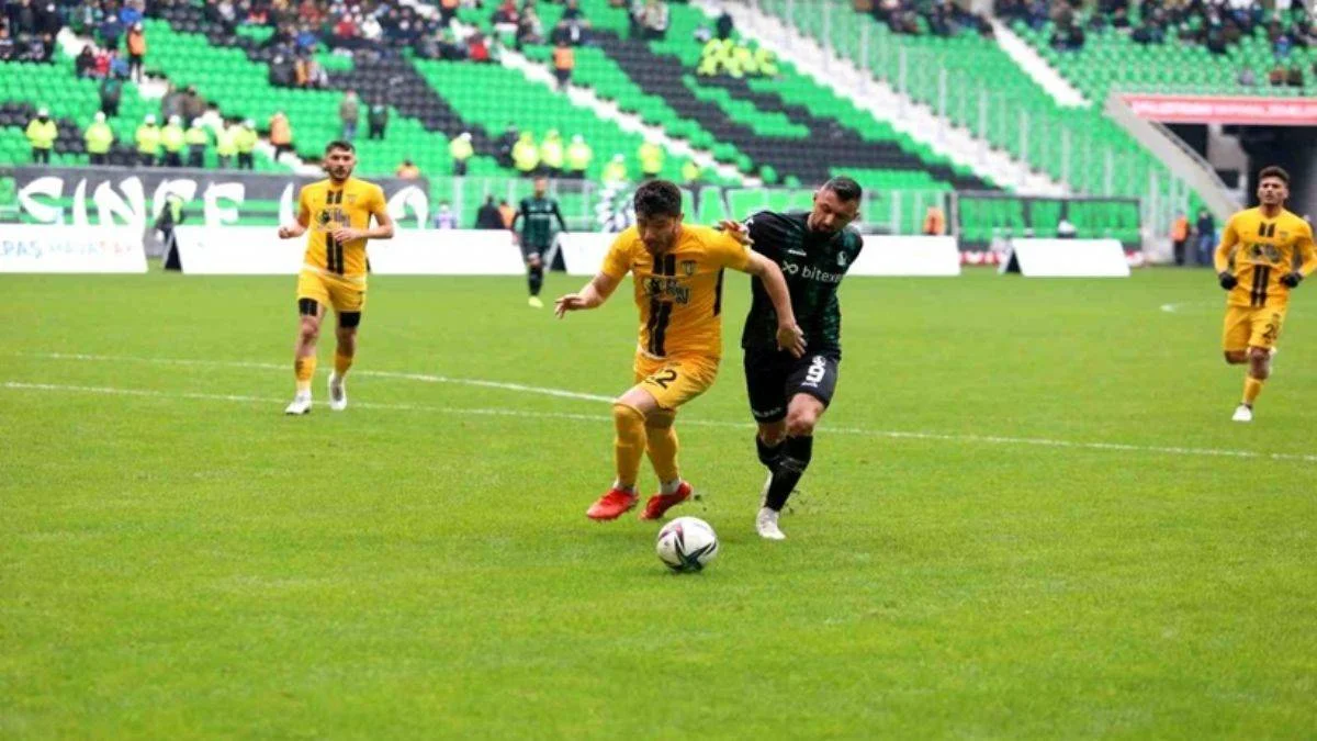 Sakaryaspor-Bayburtspor maç sonucu I Bayburtspor kaçıncı ? Sakaryaspor'un kaç puanı var?