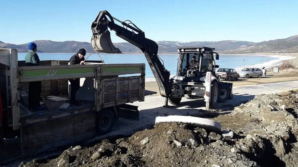 Salda Gölü kumsalına açılan su kuyusuna tepki!