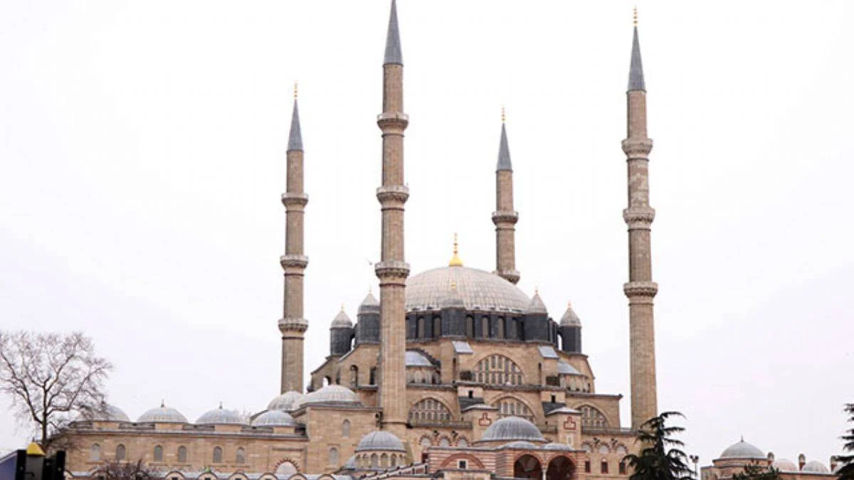 Selimiye Camisi, Kılınan Son Cuma Namazıyla Restorasyona Alındı