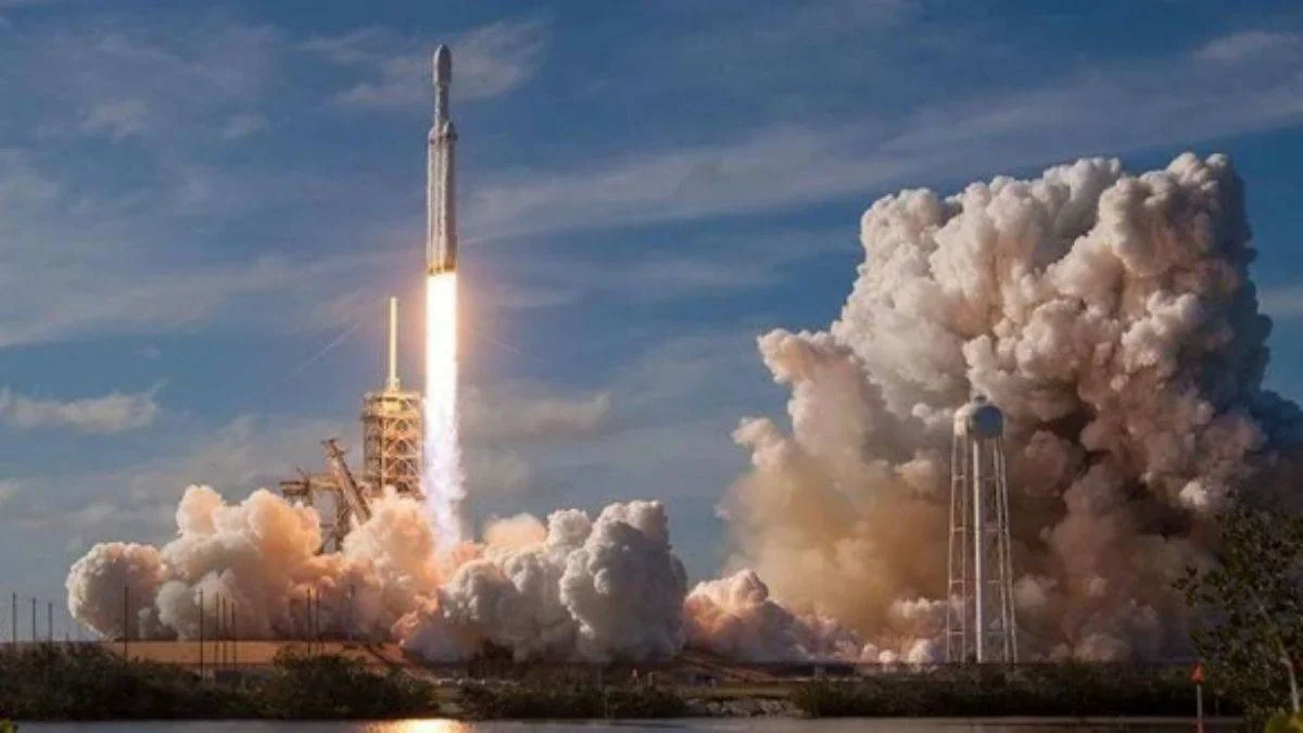 SpaceX roketinin Ay'a çarpacağı tarih açıklandı!