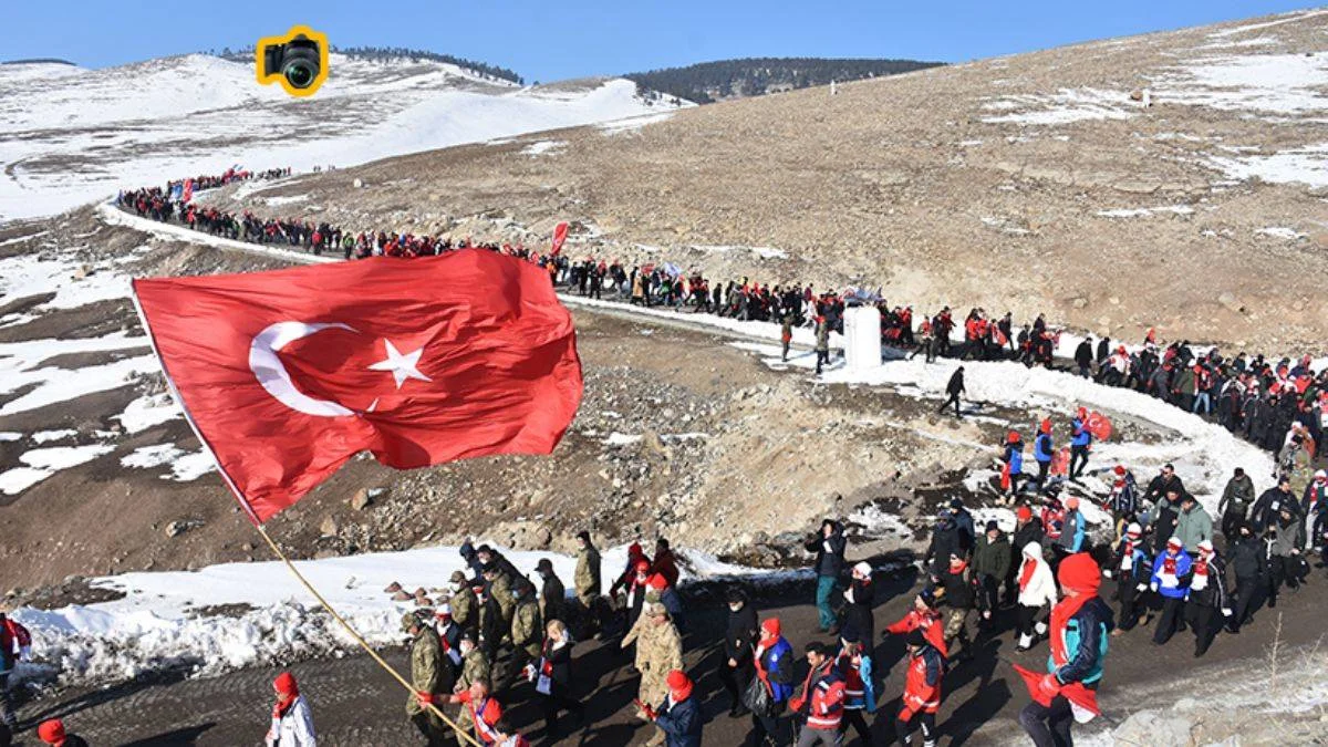 Türkiye Sarıkamış'ta 'Şühedanın İzinde' yürüdü