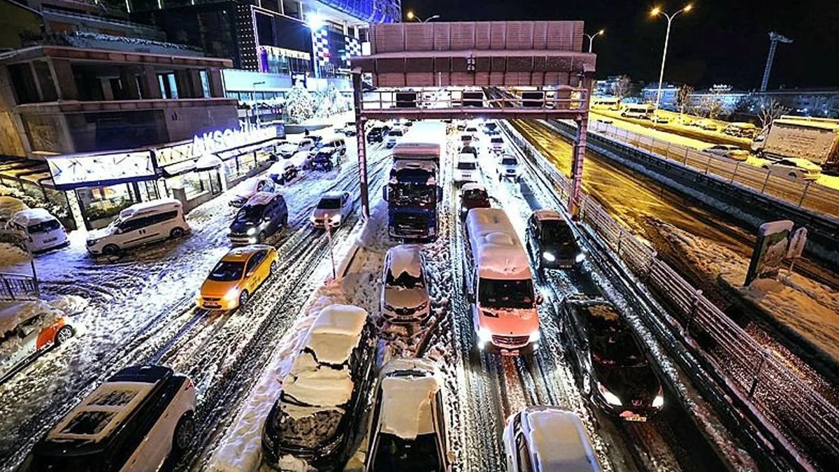 Vali Yerlikaya'dan araçlarını yolda bırakanlara kritik uyarı!