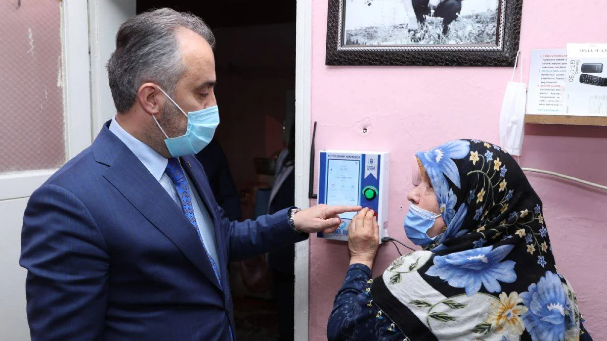 Yaşlı hastalar, hayata 'Gönül Bağı' ile bağlanıyor! Bursalıların sağlığı Büyükşehir'e emanet