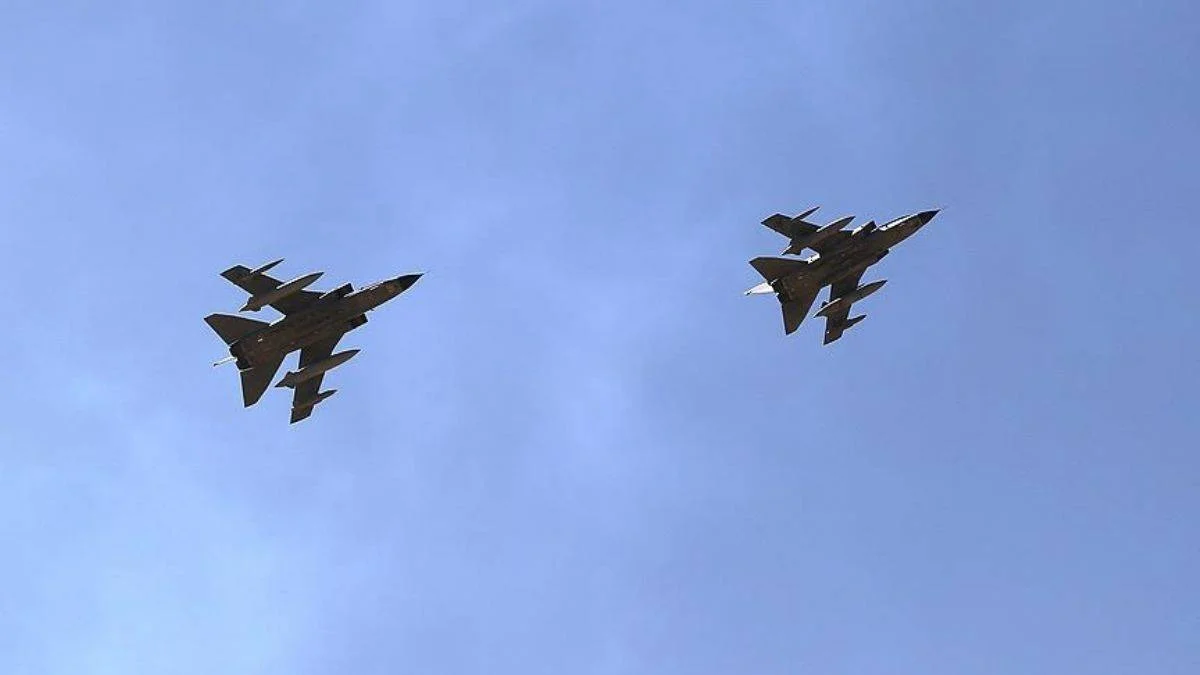 ABD'nin F-15 savaş uçakları Polonya'da