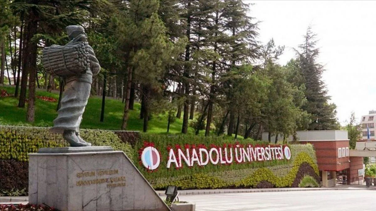 AÜ Açıköğretim kayıt yenileme işlemleri uzatıldı