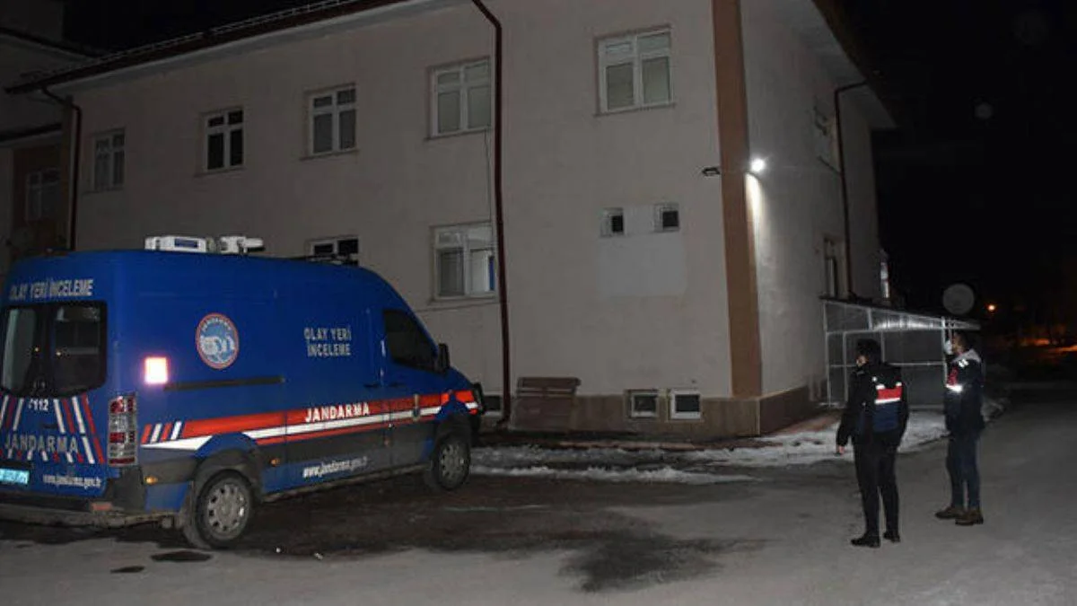 Baba evde parçalanmış, oğlu ise donmuş halde ölü bulundu