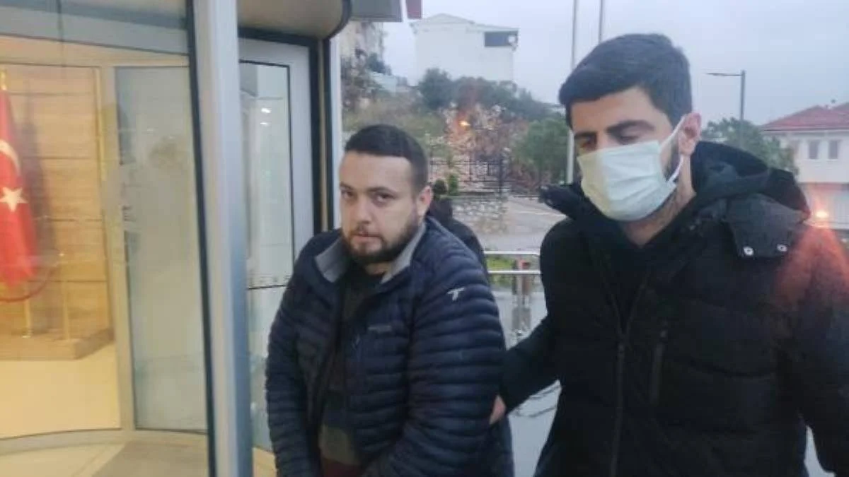 Babasını ekmek bıçağıyla öldürdü: Kaçmasaydı annemi de öldürecektim!