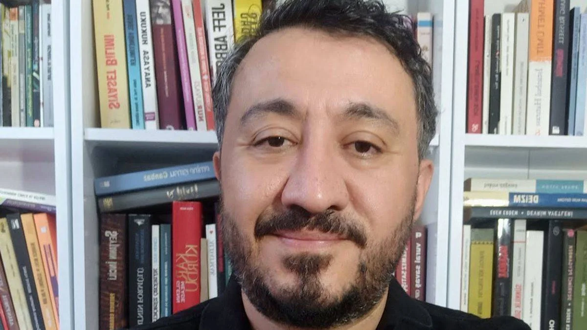 'Cübbeli Ahmet'in suç duyurusunda bulunduğu Özkiraz hakkında yakalama kararı