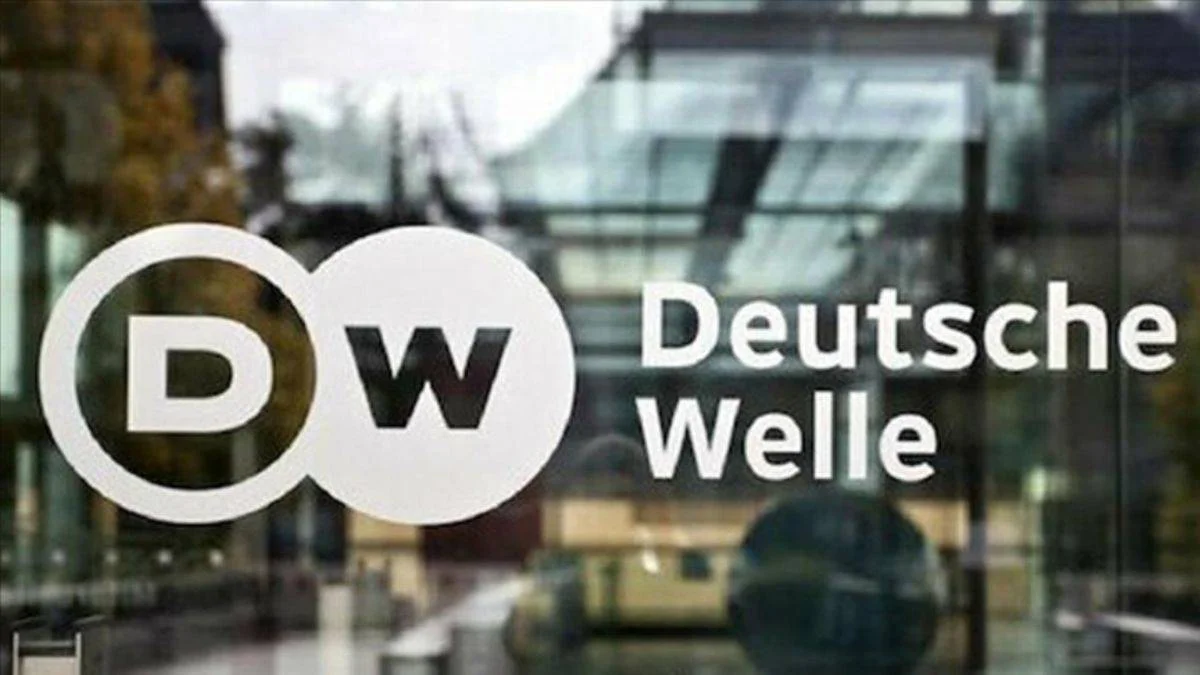 Deutsche Welle 2 Filistinli gazeteciyi daha işten çıkardı