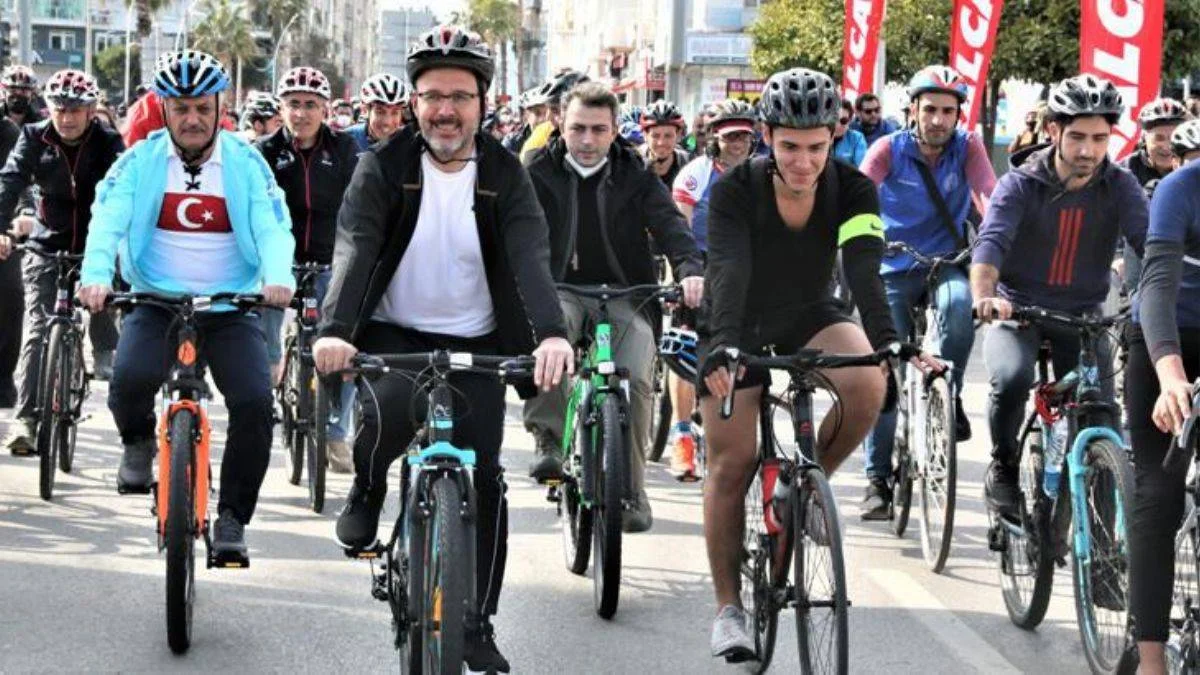 Gençlik ve Spor Bakanı Kasapoğlu: Bisiklet branşında iddiamızı daha yukarılara taşıyacağız