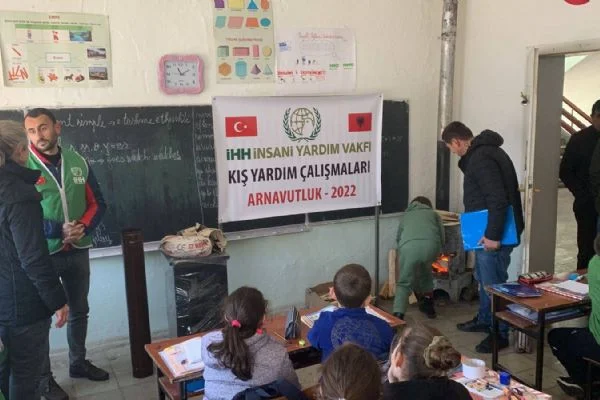 İHH'dan Balkanlar'da 5 ülkeye kış yardımı