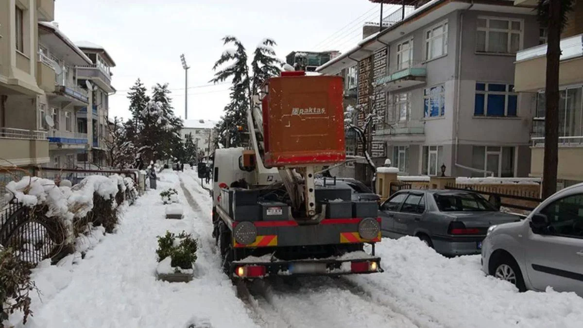 ''Isparta'da akşama kadar elektrikler gelecek''