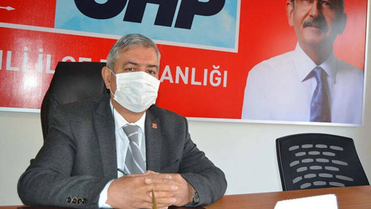 Küfür ettiği gerekçesiyle CHP'den ihraç edildi