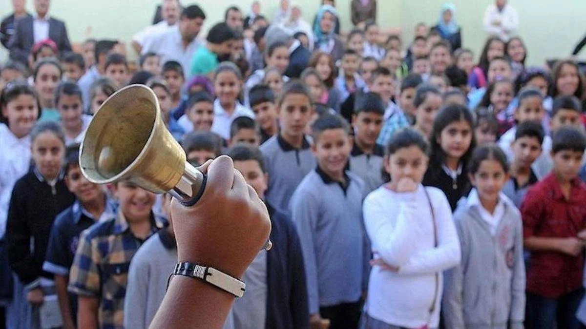 Okullarda tatilin ardından ilk ders zili yarın çalacak
