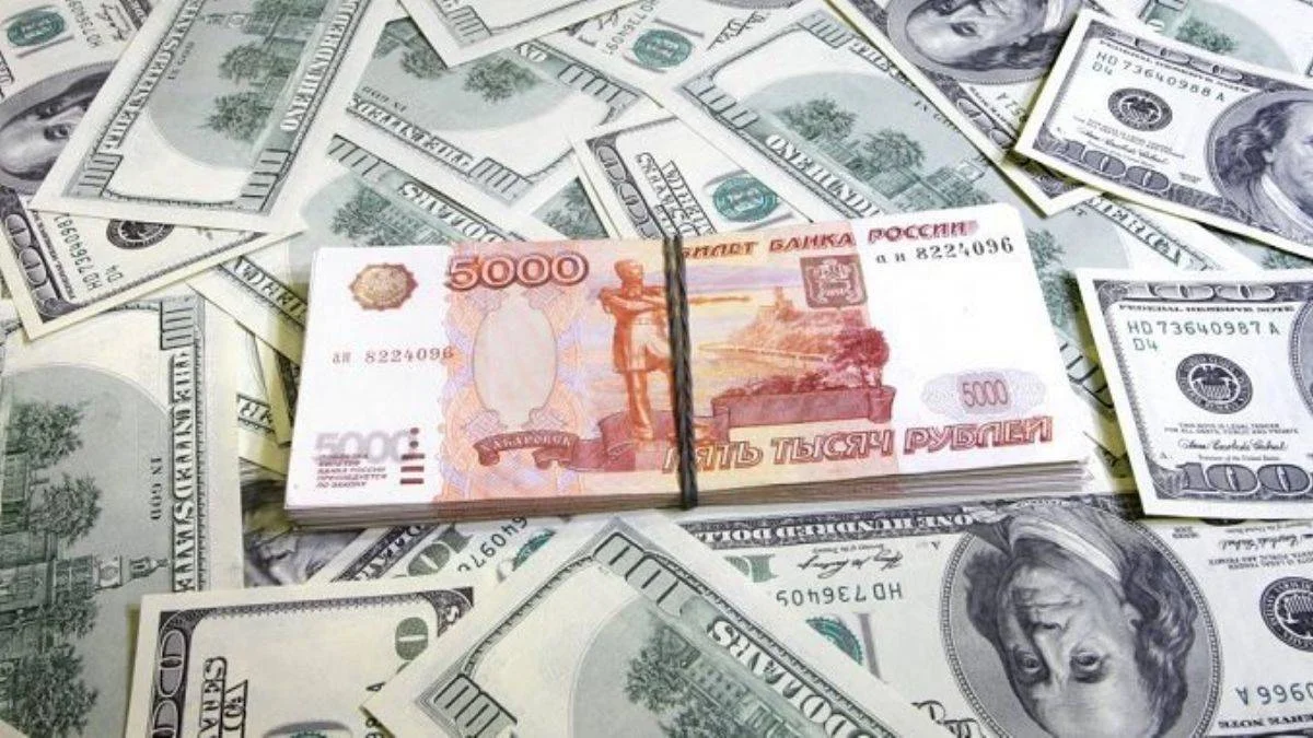 Rus ihracatçılara 'dövizlerinizi satın' zorunluluğu