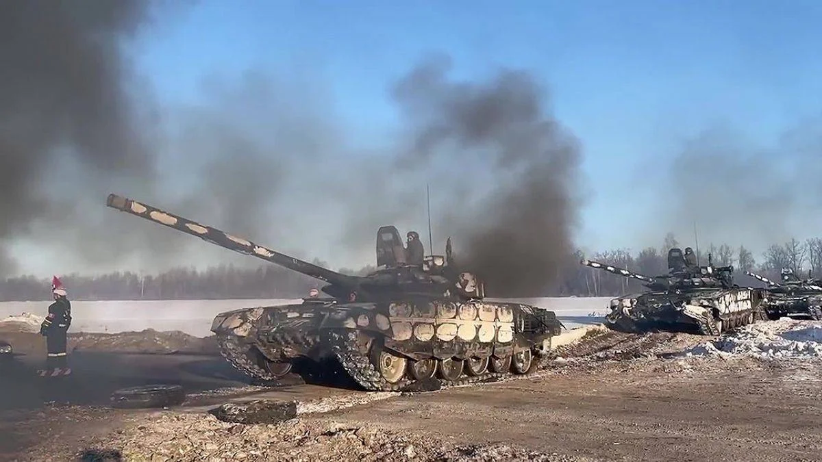 Rusya, işgal altındaki Kırım'dan ayrılan birliklerin görüntüsünü paylaştı