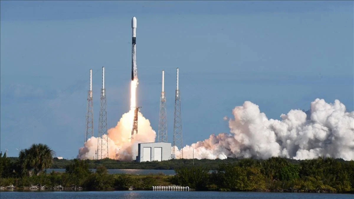 SpaceX'in 40 uydusu düştü!