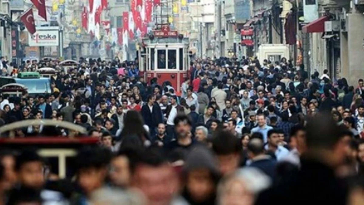 TÜİK nüfus verilerini açıkladı! İstanbul, Ankara ve İzmir'in nüfusu kaç oldu?