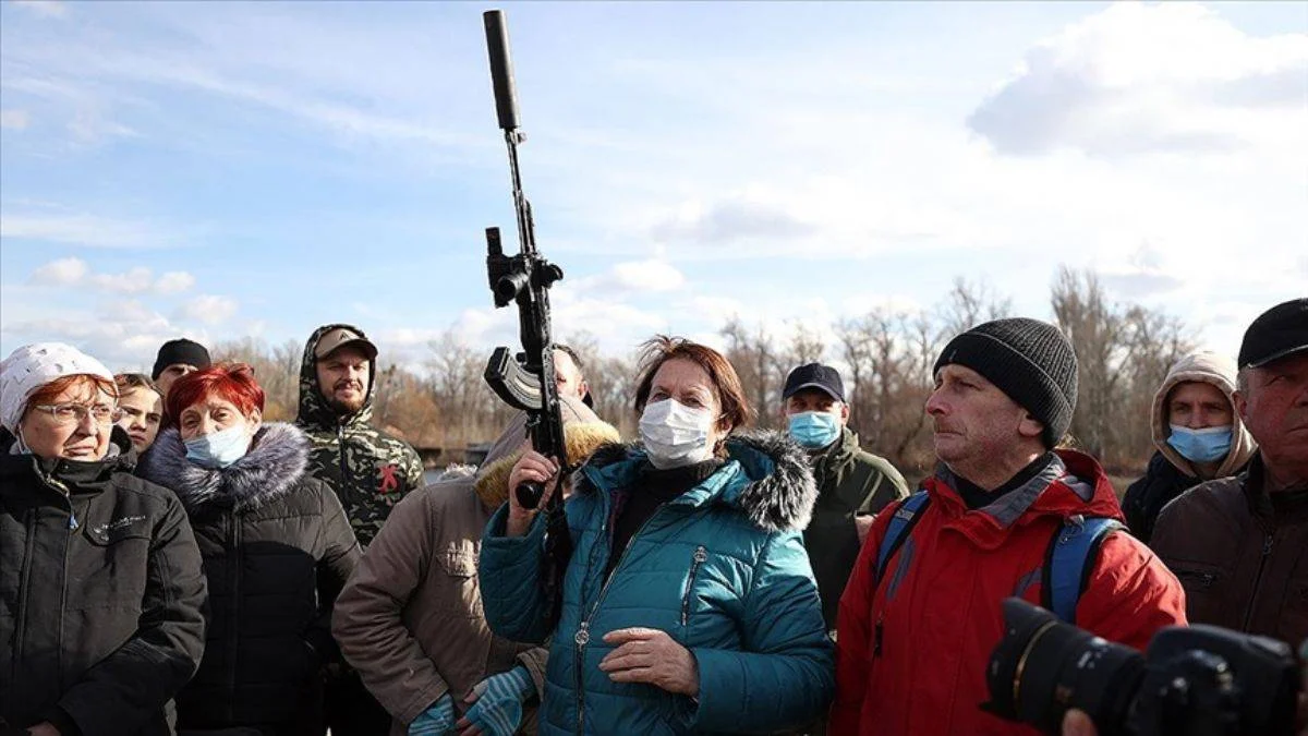 Ukrayna'da siviller için silah yasası onaylandı