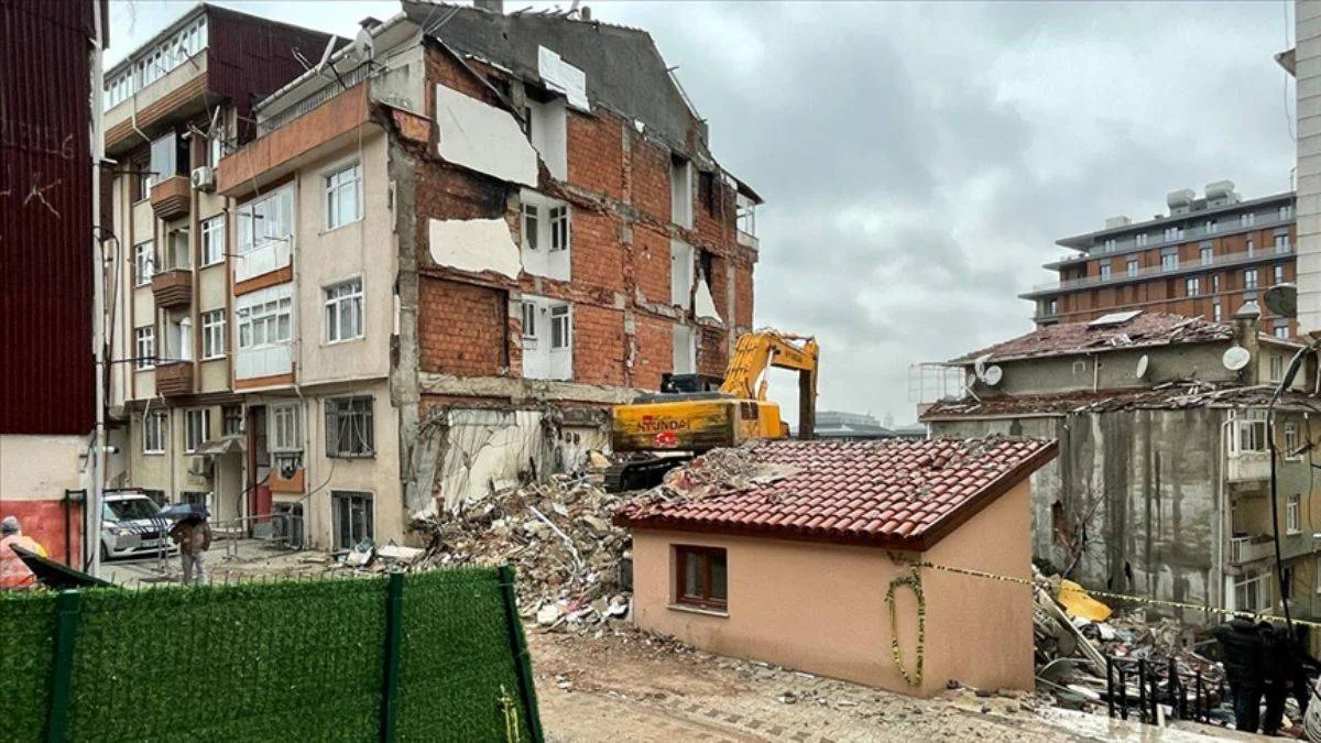 Üsküdar'da 5 bina tahliye edildi