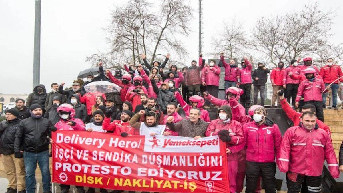 Yemeksepeti kuryelerinin eylemi sürüyor: 'Pes etmeyeceğiz'