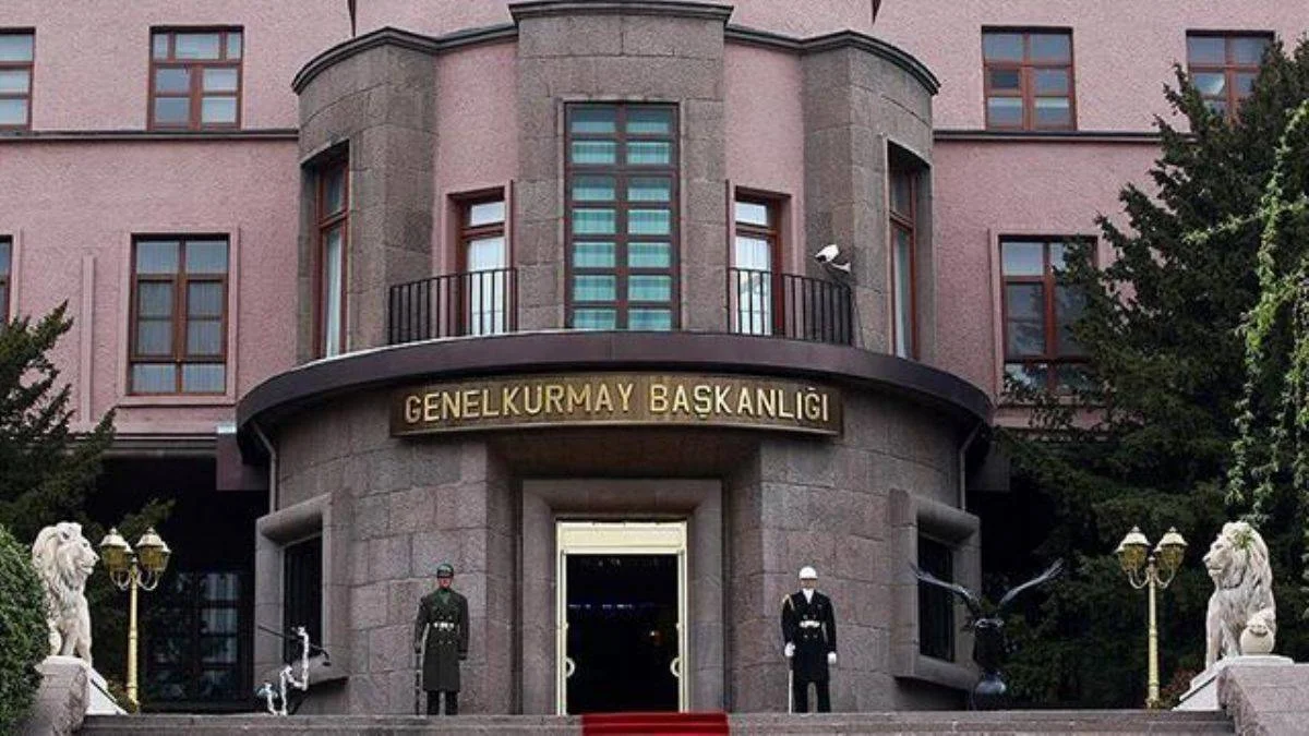 3 kuvvet komutanının koronavirüs testi pozitif çıktı