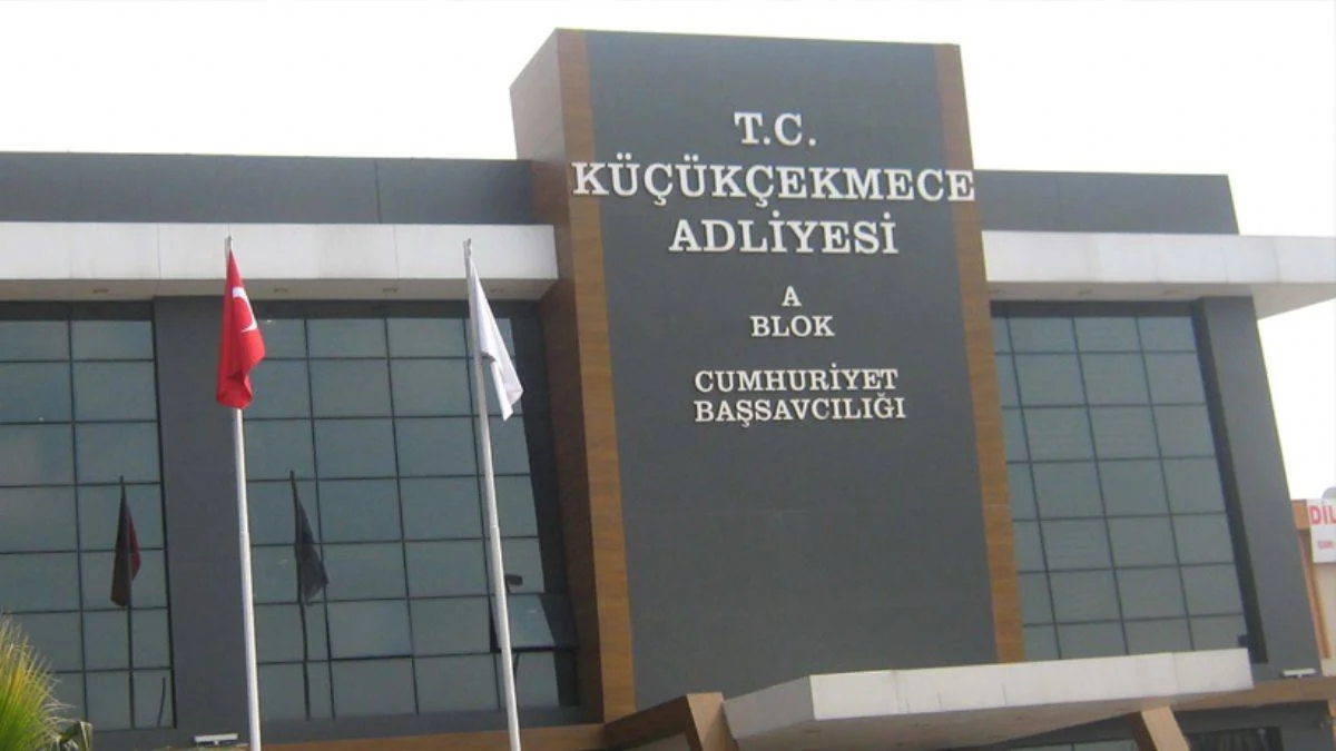 Adliye önünde silahlı kavga: Çok sayıda ölü ve yaralı var!