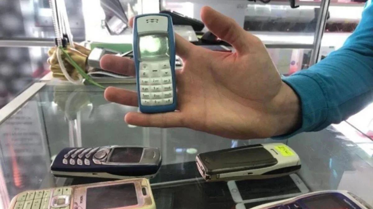 'Akılsız' telefonlara geri dönülüyor!