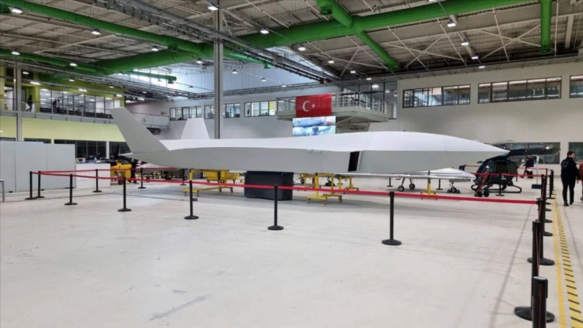 Bayraktar'dan heyecanlandıran paylaşım: Bayraktar Kızılelma geliyor
