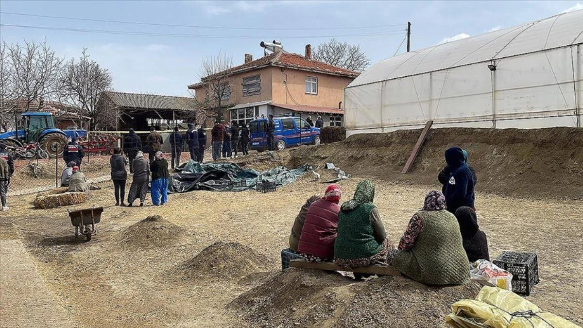 Bir evde aynı aileden 4 kişi ölü bulundu