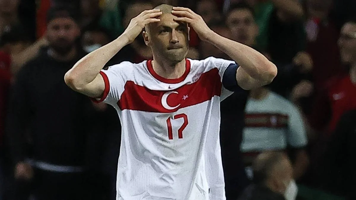 Burak Yılmaz Milli Takımı bıraktı mı? Burak Yılmaz Milli Takımı neden bırakı? Burak Yılmaz futbolu mu bıraktı?