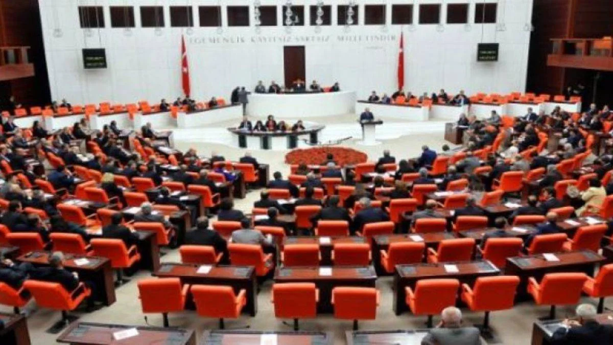 CHP'den asgari ücretin yılda 2 kez artırılması için kanun teklifi