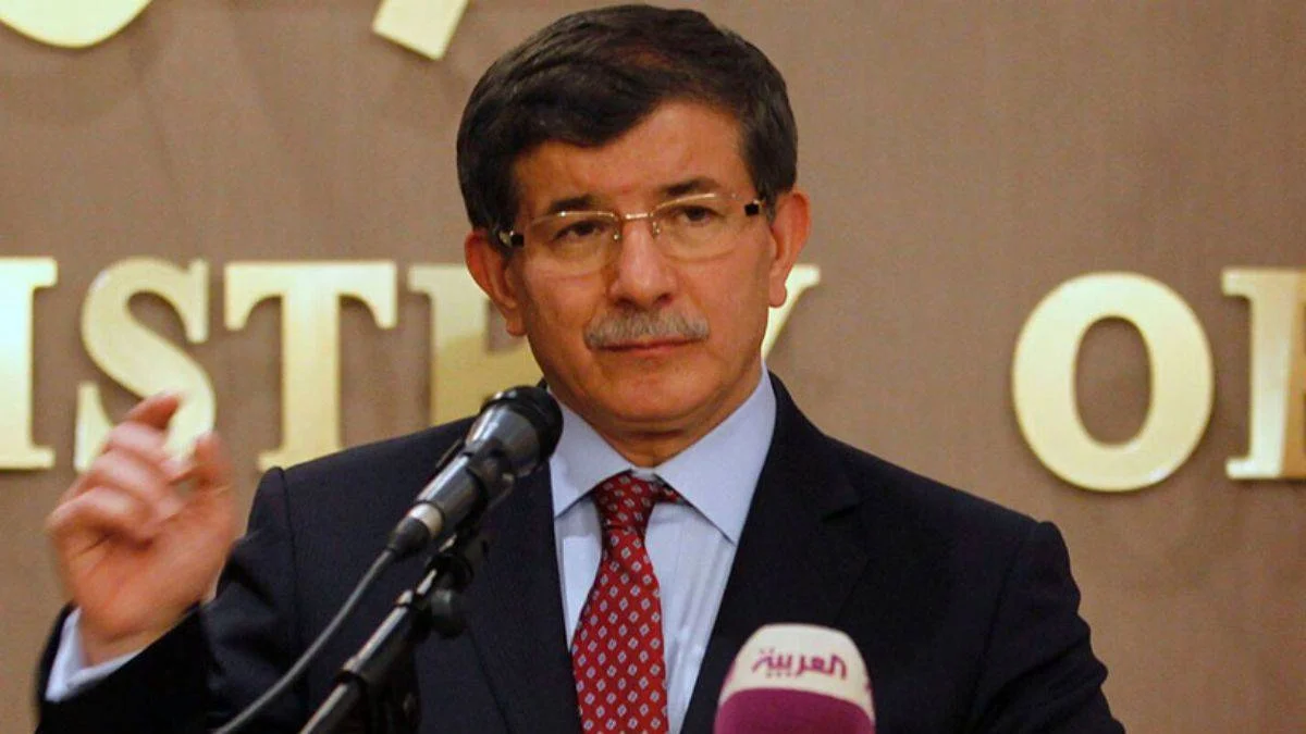 Davutoğlu'ndan Erdoğan'a eleştiri: Hayatın her alanında çok hatalar yapıyorsunuz