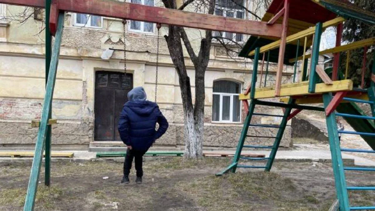 Donetsk'te saldırılardan kaçan 85 yetim Lviv'de