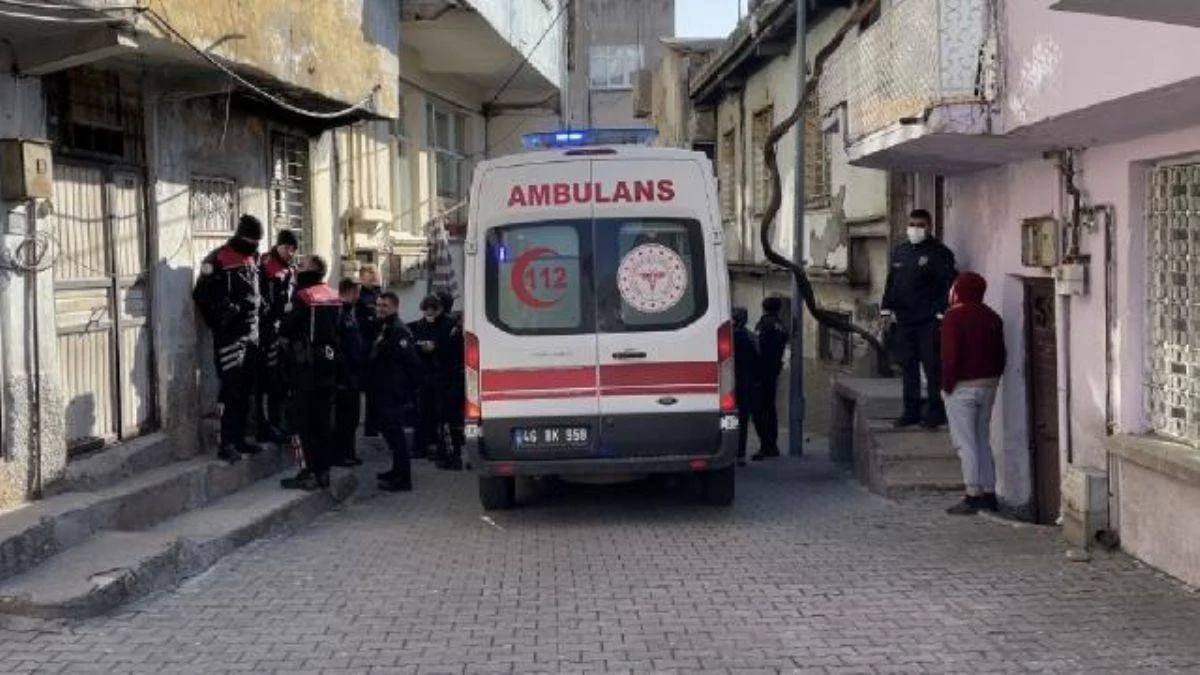 Evinde ölü bulundu