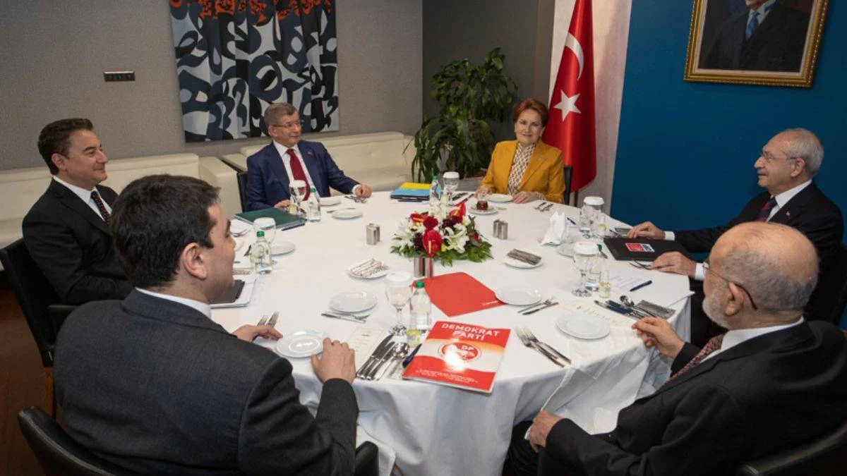 Karamollaoğlu'ndan 6'lı zirvede bir araya geldiği liderlere teşekkür