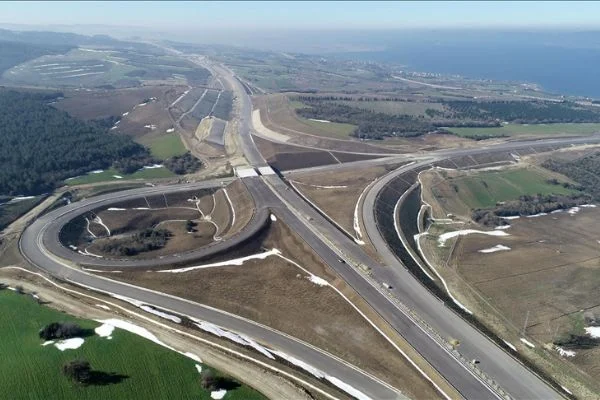 Kınalı-Tekirdağ-Çanakkale-Savaştepe Otoyolu Projesi'nin Malkara-Çanakkale kesimi 19 Mart'ta trafiğe açılıyor
