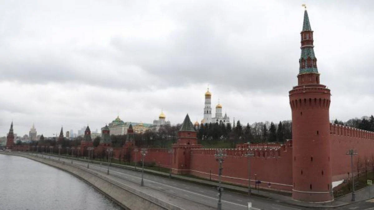 Kremlin'den müzakere ve yaptırım açıklaması