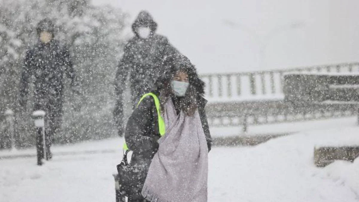 Meteoroloji bir kez daha uyardı: İstanbul'a yoğun kar geliyor