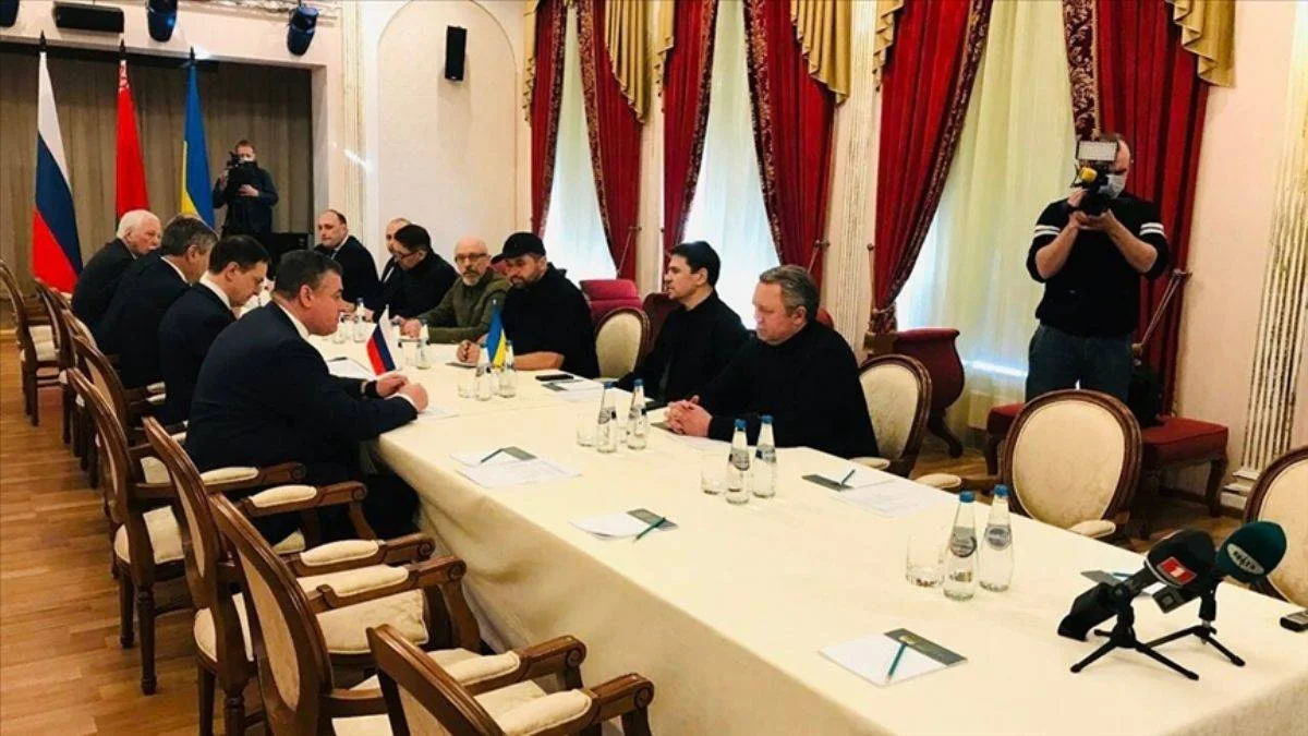 Müzakerelerin ikinci turu başladı! Putin'den uyarı