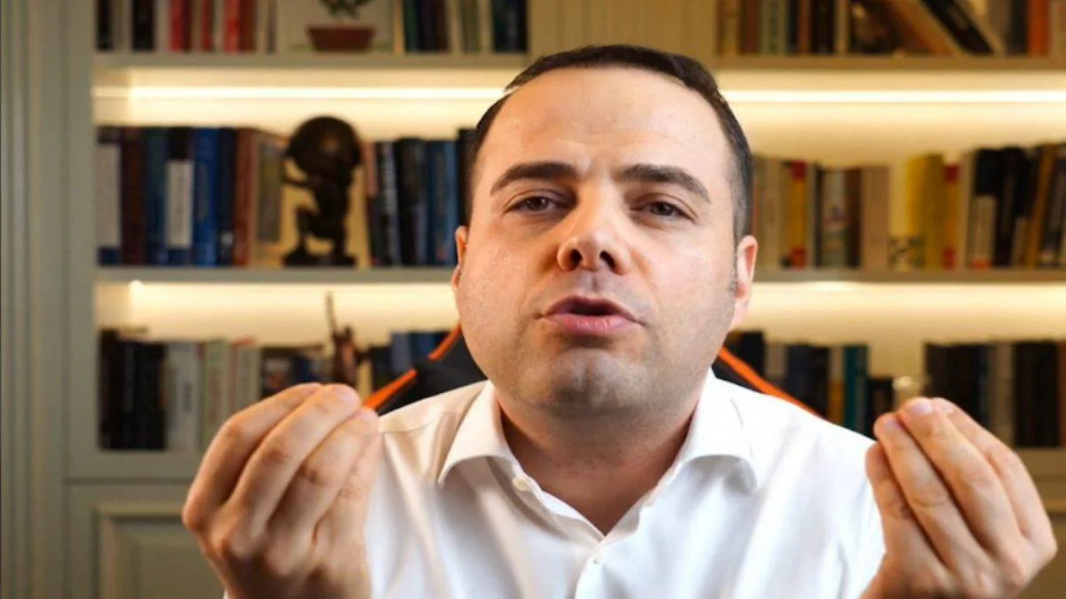 Prof. Özgür Demirtaş'tan bir Twitter kullanıcısına verdiği ilginç cevap