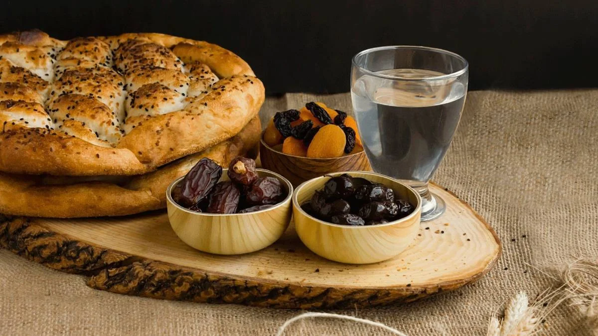 Reflü olanlar oruç tutabilir mi? Oruç reflü hastalığına iyi gelir mi? Reflüsü olanlar Ramazan'da neler yemeli?