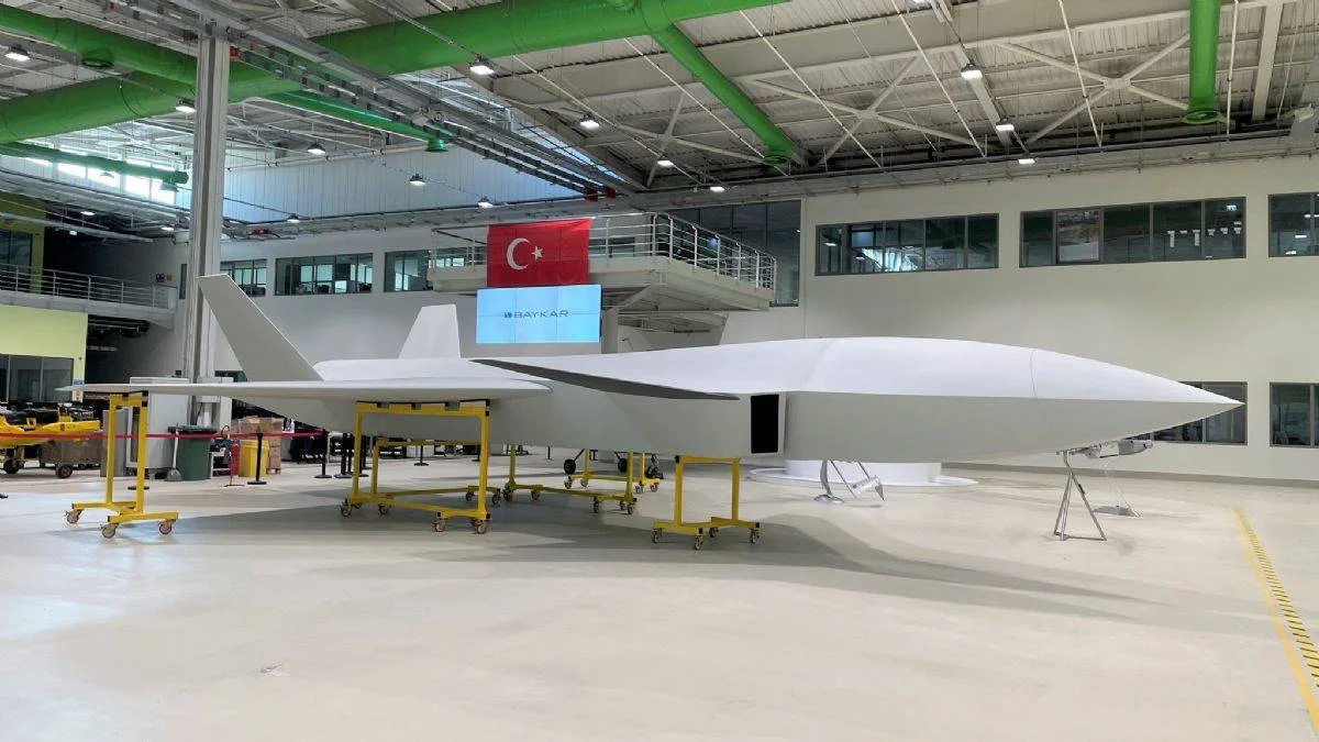 Selçuk Bayraktar'dan 'kanatlı Kızılelma' paylaşımı
