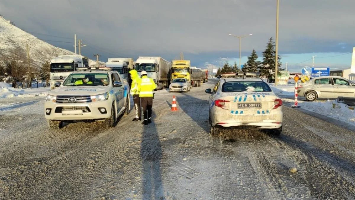 Son dakika: Konya-Ankara yolu açık mı? Konya Ankara otoyolu kapandı mı? Konya Ankara yolu ne zaman açılacak?