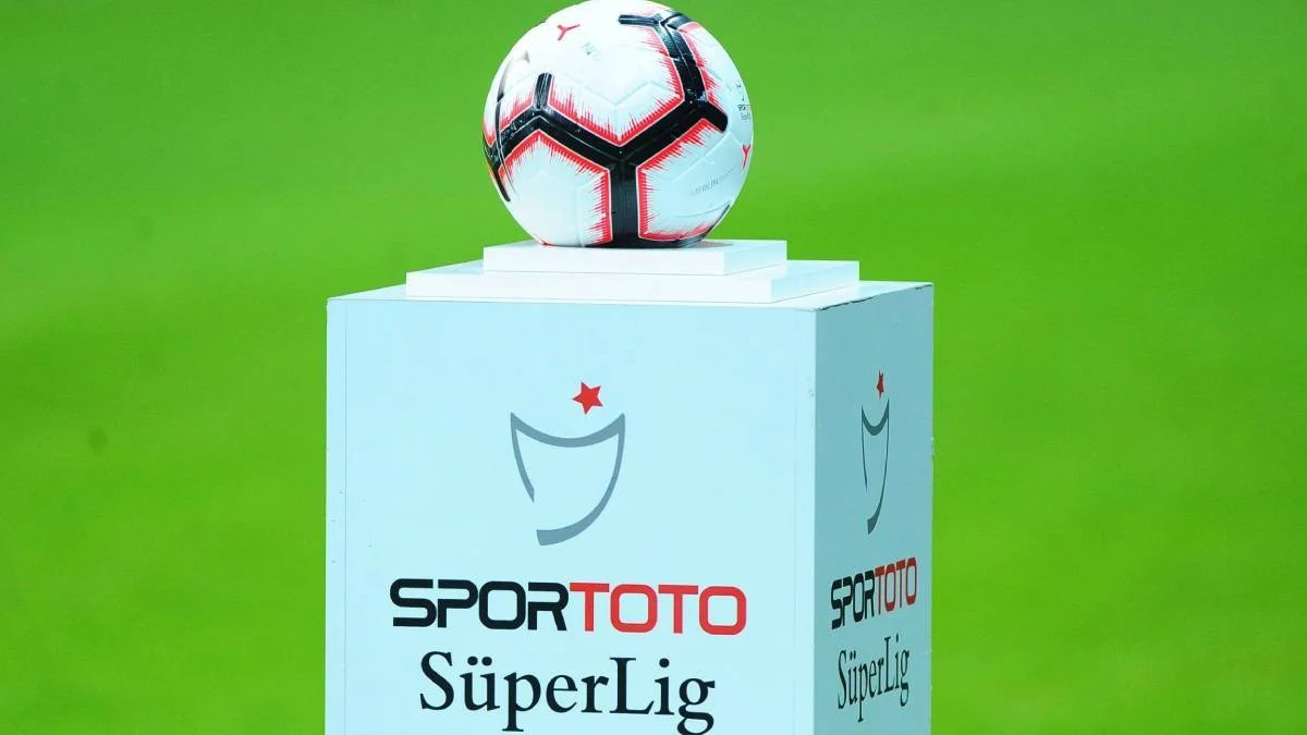 Süper Lig maçları ertelendi mi? Galatasaray-Beşiktaş derbisi maçı ertelenir mi?
