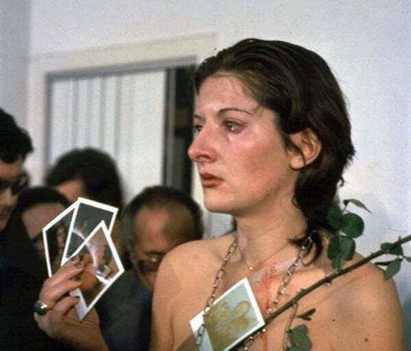 "Tehlikeli Sanatçı": Marina Abramoviç kimdir?