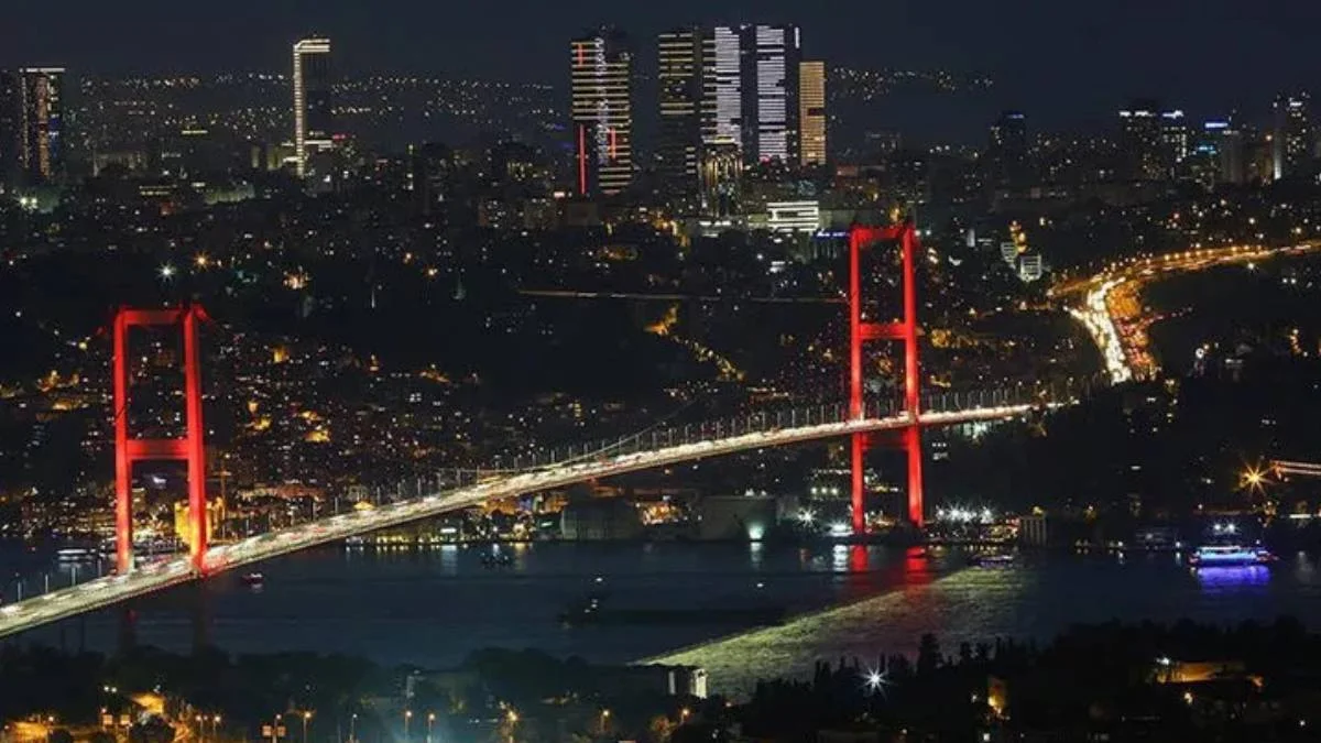 30 Nisan köprü ve yollar ücretsiz geçiş başladı mı? 15 Temmuz (Boğaz Köprüsü), Fatih Sultan Mehmet (FSM) bugün ücretsiz mi? Yollar, köprüler bu akşam bedava mı?