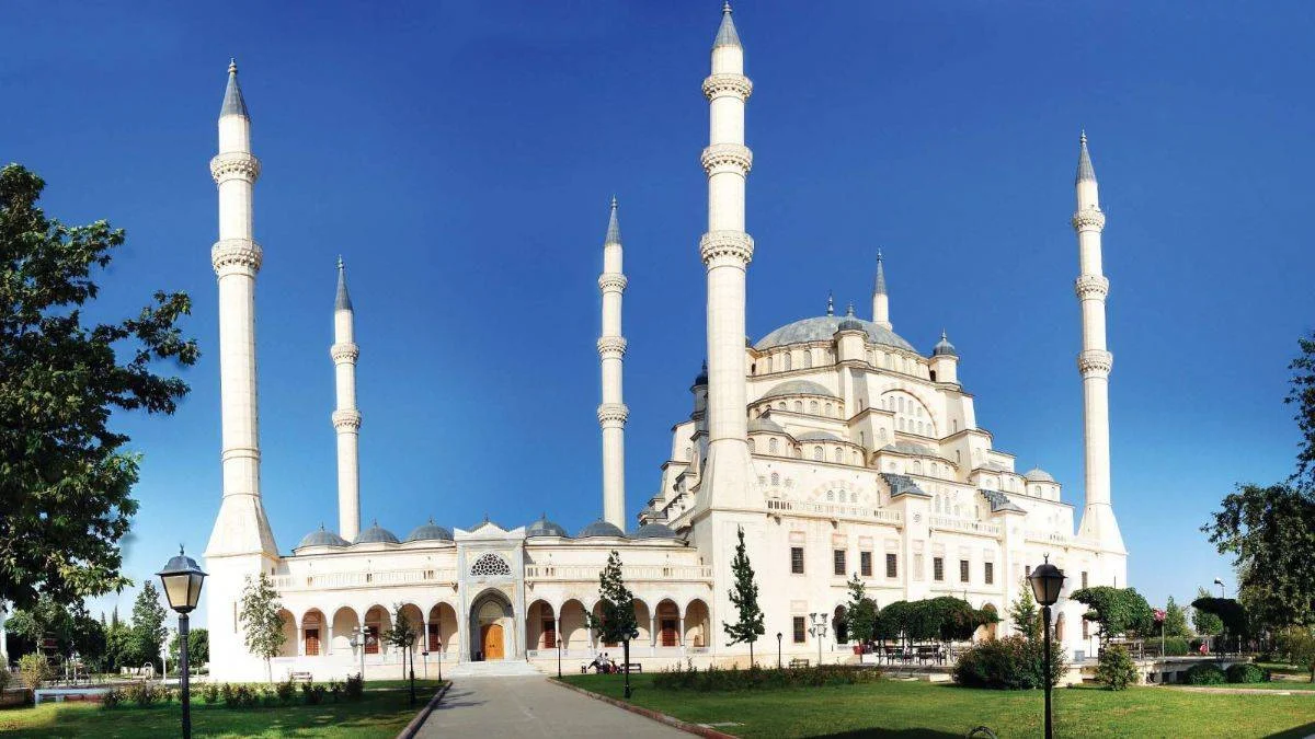 Adana bayram namazı saat kaçta kılınacak? Adana'da ramazan bayramı namazı ne zaman kılınacak? Adana bayram namazı vakti