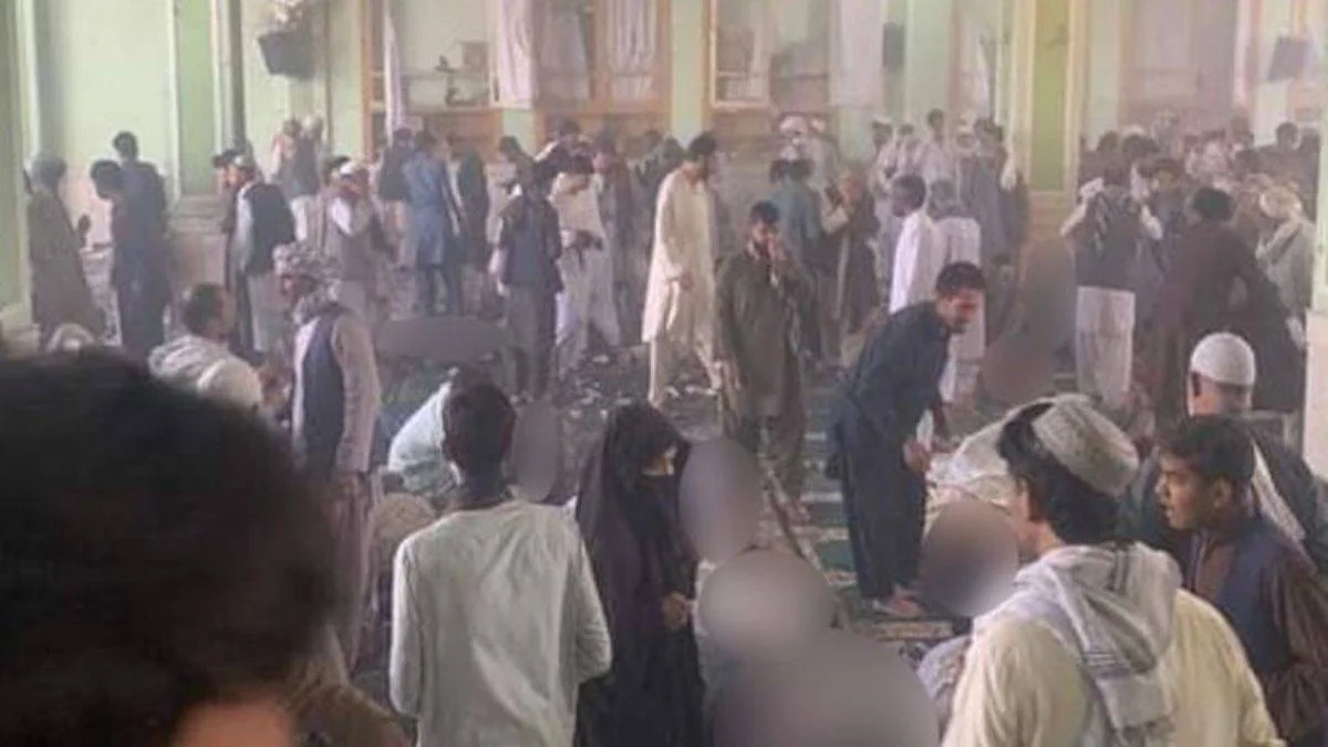 Afganistan'da camiye bombalı saldırı: En az 10 ölü